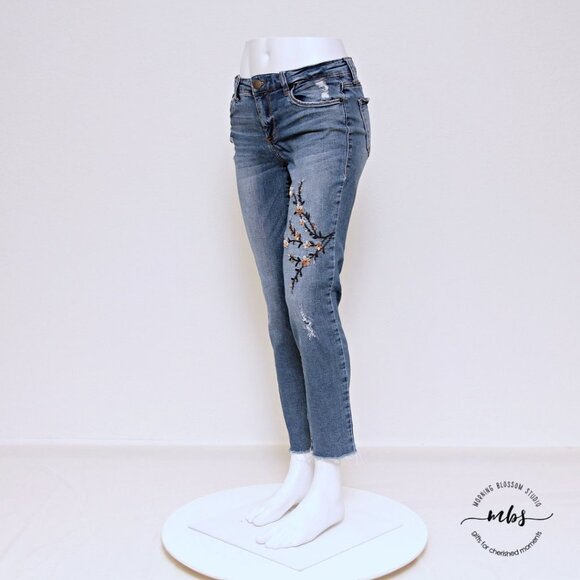 STS Blue Emma Ankle Skinny Embroidered Distressed Frayed Hems Jeans - Picture 2 of 12